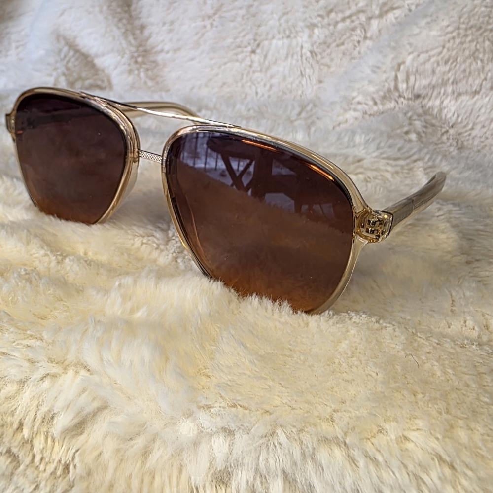 NWOT PRIVE REVAUX X Adriana Lima Tan Aviator Sunglasses - Picture 2 of 9
